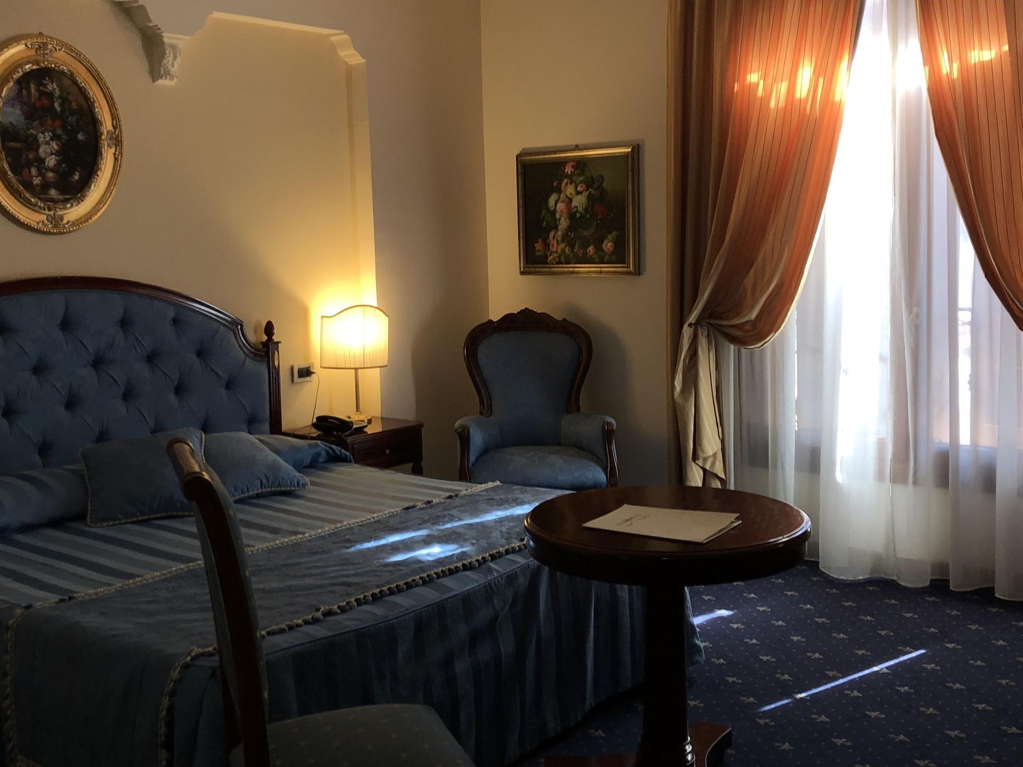 Grand Hotel Palace มาร์ซาลา ภายนอก รูปภาพ A room at the hotel