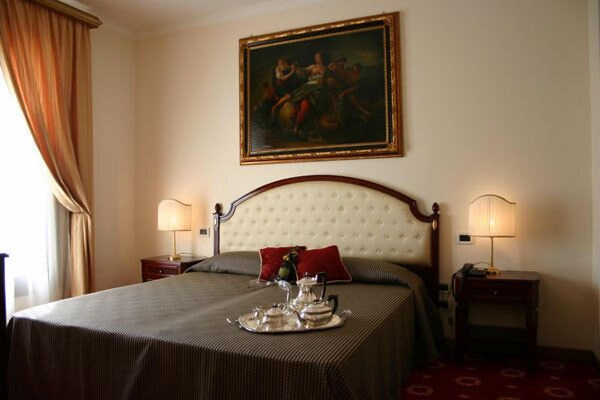 Grand Hotel Palace มาร์ซาลา ภายนอก รูปภาพ A room at the hotel