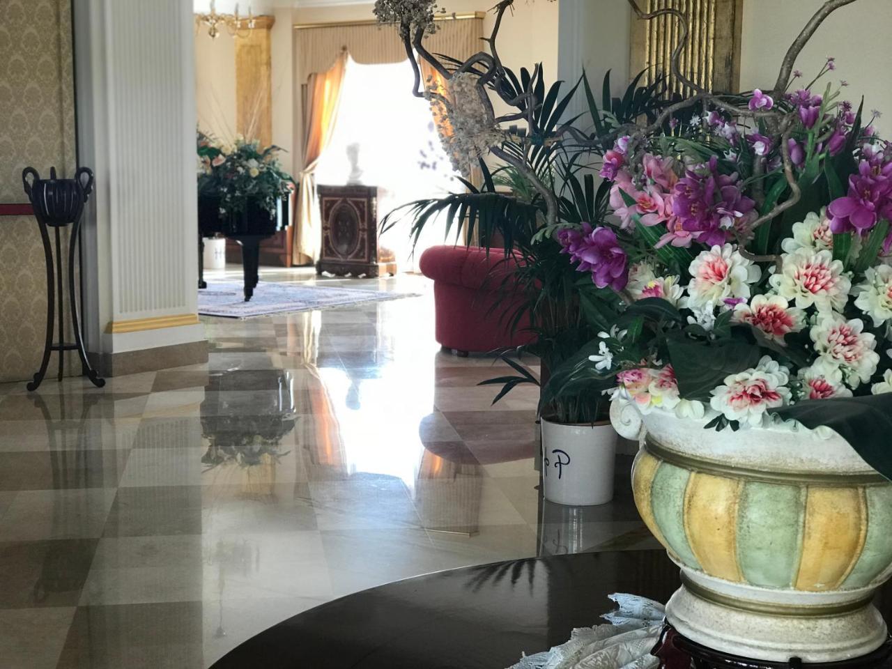 Grand Hotel Palace มาร์ซาลา ภายนอก รูปภาพ The interior of the residence
